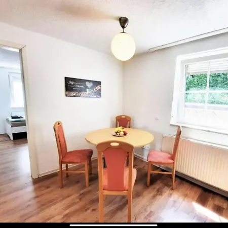 Apartment Worker Parkplatz Kueche Badezimmer Einzelbetten Reutlingen